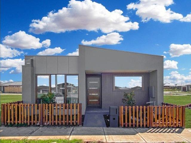 Modern Family Living in Prime Truganina Location!