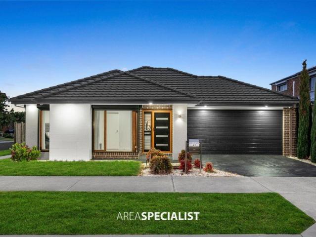 Modern Family Living in Prime Clyde North