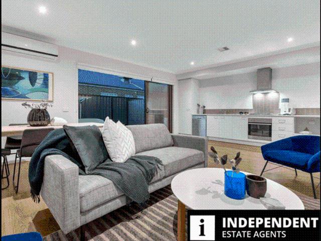 Modern Family Living in Prime Clyde North Location