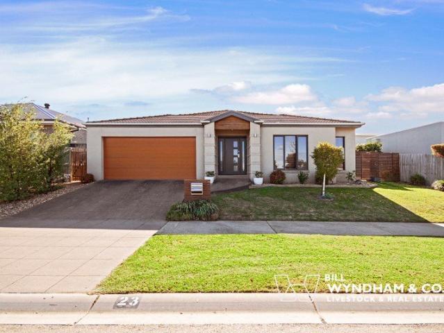 MODERN FAMILY LIVING IN PRIME EASTWOOD LOCATION