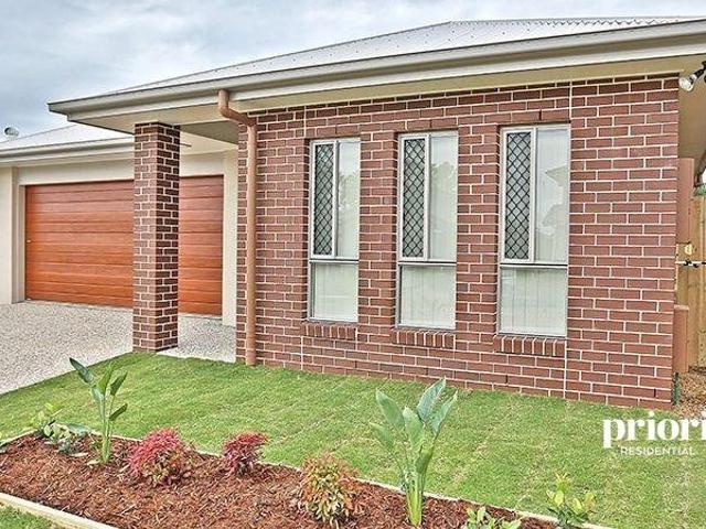 Modern Family Living in Prime Fitzgibbon!