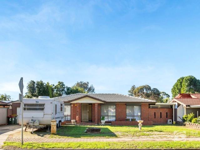 MODERN FAMILY LIVING IN PRIME LOCATION!