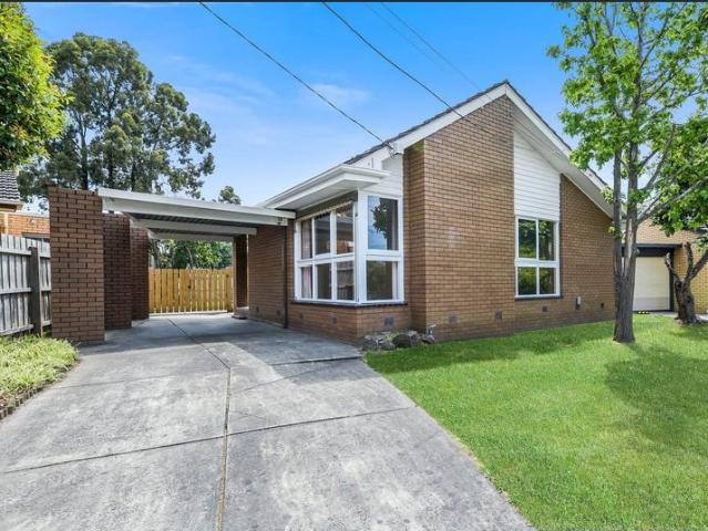 Modern Family Living in Prime Location