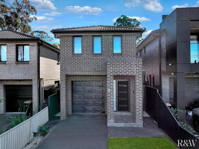As New Family Home & A Short Walk To Westfield!