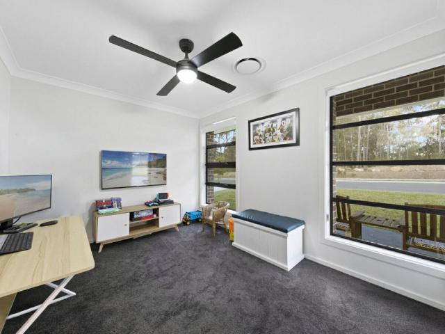 Modern Family Living in Prime Location