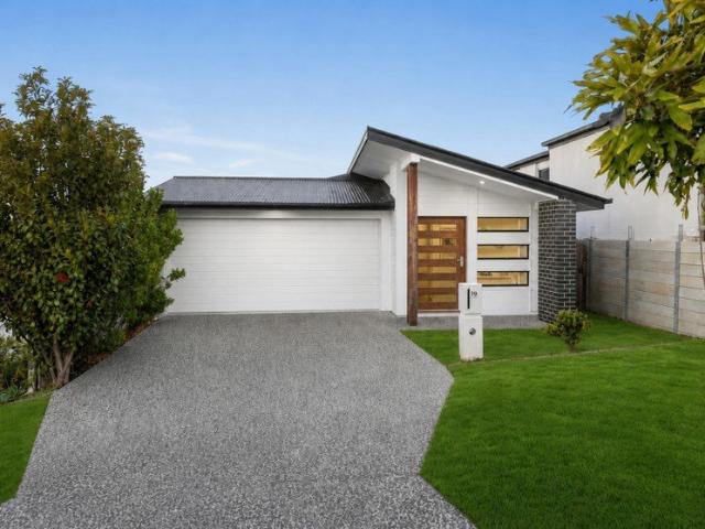 Modern Family Living in Prime Location of Spring Mountain