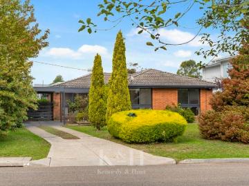 Modern Family Living in Prime New Gisborne Location