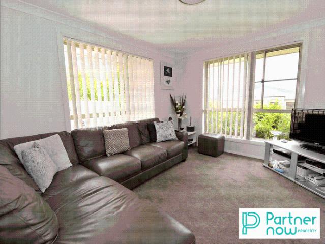 Modern Family Living in Sought After Calala