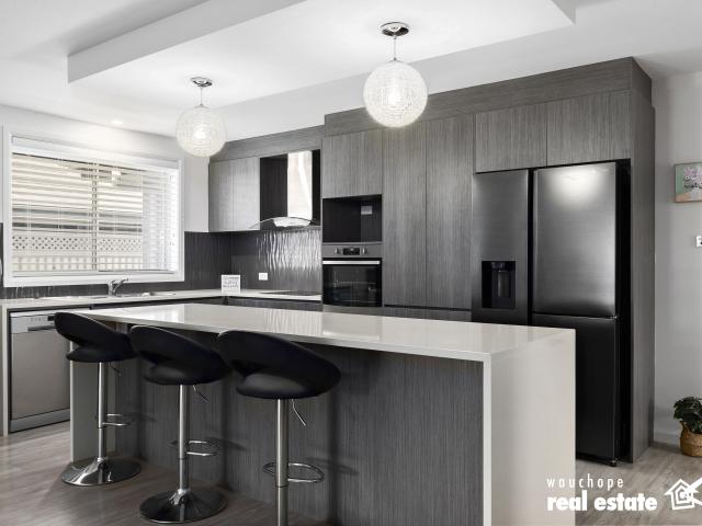Modern Family Living in Sought After Glenview Estate