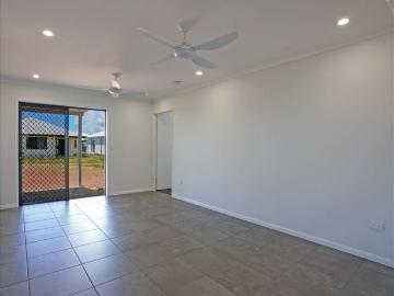 Modern family living in sought after Mount Low