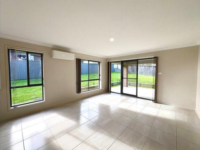 Modern Family Living in Sought After Potters Lane