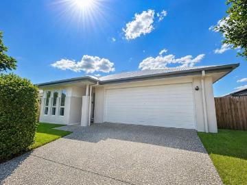 Modern Family Living in Sought After Rosewood Green with Space, Style and Endless Potential