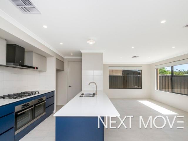 MODERN FAMILY LIVING IN SOUGHT AFTER WILLAGEE