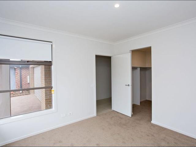 Modern Family Living in Sought After Yorkdale Estate