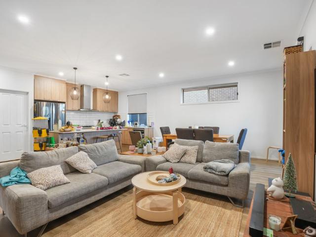 Modern Family Living in Springwood Estate
