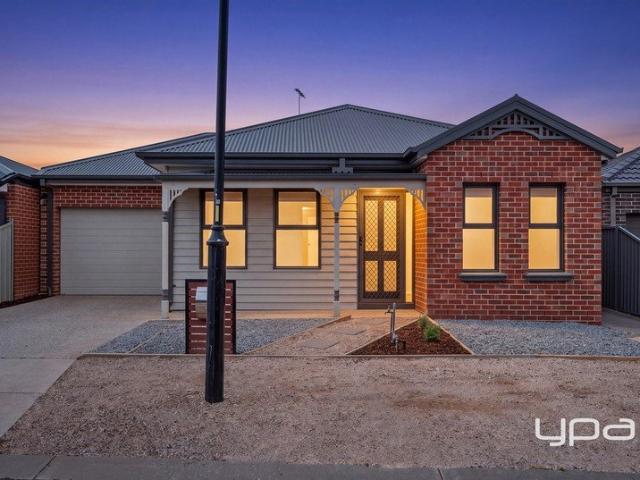 Modern Family Living in Stonehill Estate