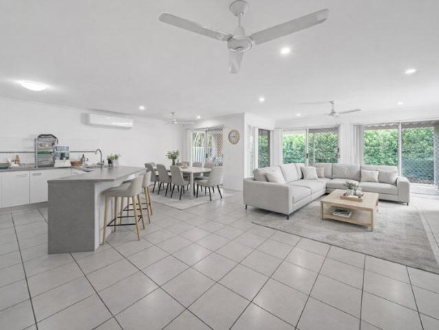 Modern Family Living in Stretton School Catchment