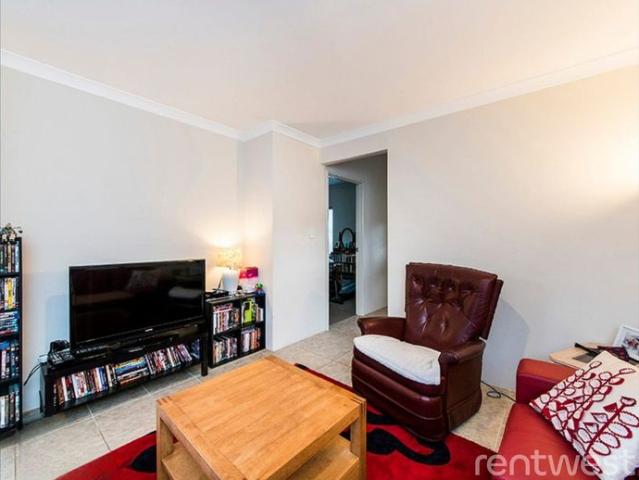 Modern Family Living Just Minutes from The Vines and the Swan Valley