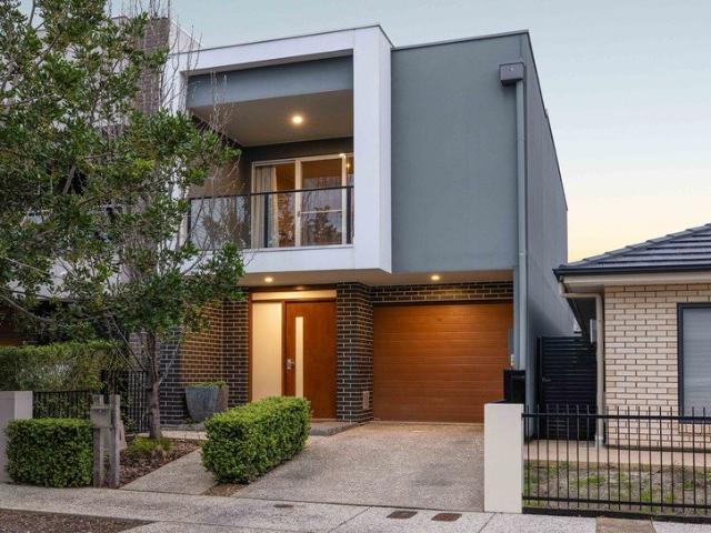Modern Family Living, Lightsview Style
