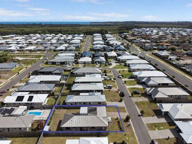 Modern Family Living, Media Room, & Desirable Location @ Eli Waters, Hervey Bay!