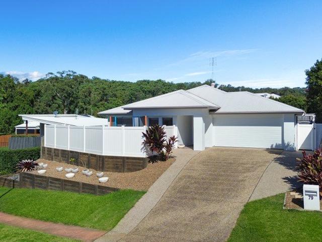 PRIVATE, LEAFY OUTLOOK & SUN DRENCHED NORTH EAST ASPECT, 633m2 FLAT BLOCK, PLUS POOL! MUST SELL NOW THE OWNERS ARE PACKING!