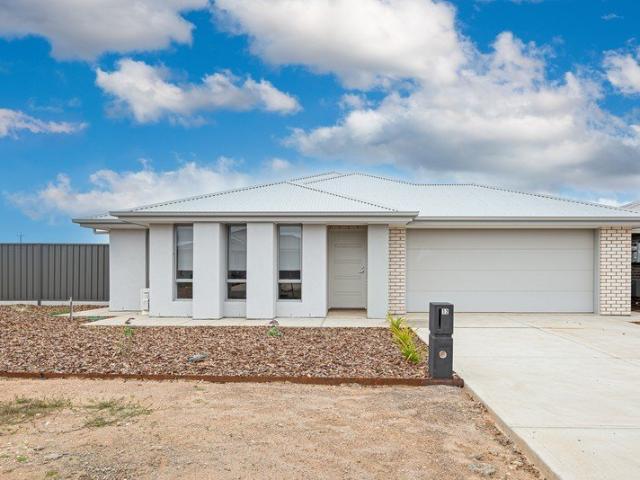 Modern Family Living Near New 4 Bedroom Home in Murray Bridge