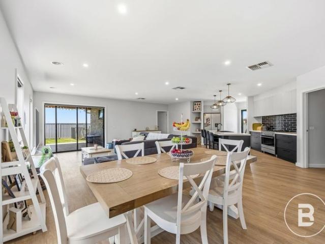 MODERN FAMILY LIVING ON A SPACIOUS CORNER BLOCK IN ALFREDTON