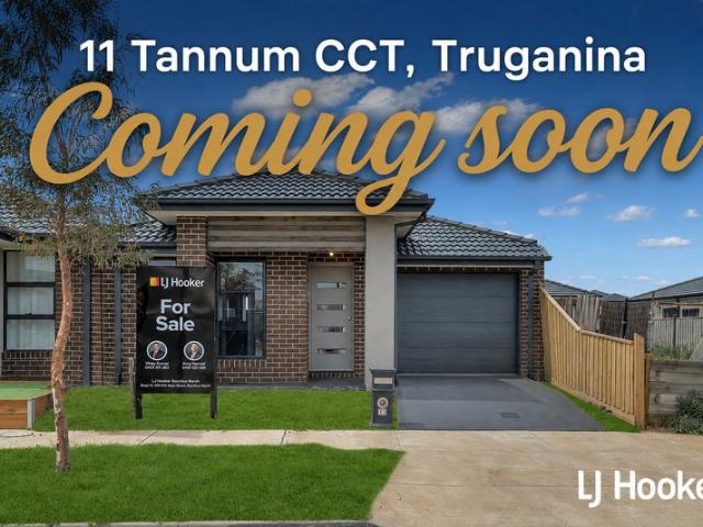 MODERN FAMILY LIVING OPPOSITE THE SCHOOL ENERGY EFFICIENT & MOVE IN READY!
