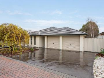 Modern Family Living Opposite a Beautiful Reserve