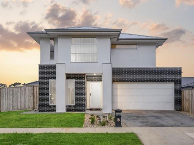 Modern Family Living Opposite Natural Reserve