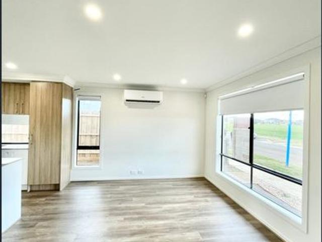 Modern Family Living Opposite Parkland in the Sought After Attwell Estate