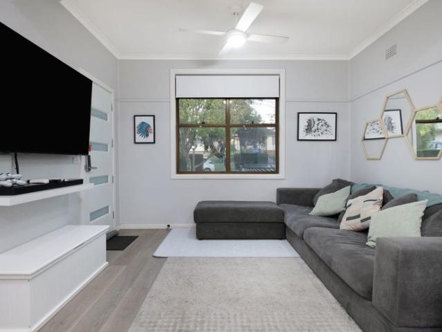 Modern Family Living – Rent Includes Water Usage!