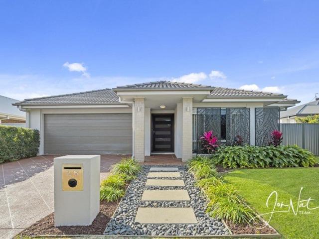 MODERN LIVING • SIDE ACCESS • PRIME GAINSBOROUGH GREENS LOCATION