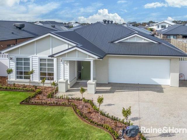 Modern Family Living Side Access Powered Shed 800m² approx