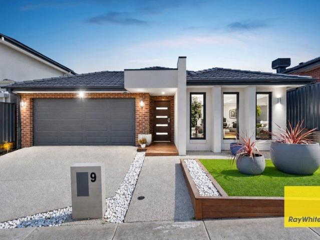 Modern Family Living | Spacious 4 Bedroom Home in Stockland Mount Atkinson Estate