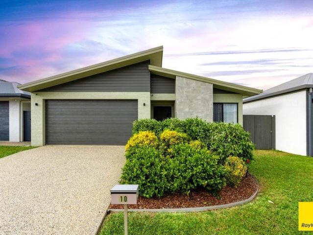 MODERN FAMILY LIVING | STUNNING MOUNTAIN VIEWS