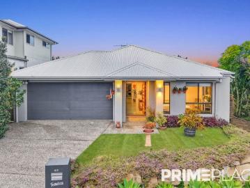 Modern Family Living Surrounded by Nature Spacious, Stylish & Wonderfully Connected