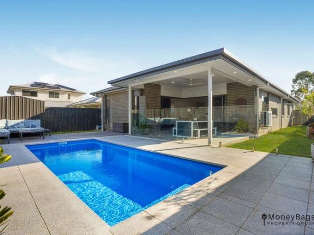 Modern Family Resort + Pool in the Heart of Yarrabilba