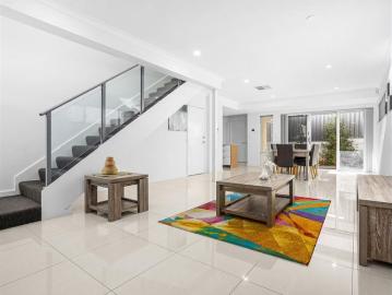 Modern Family Residence Prime Osborne Park Location