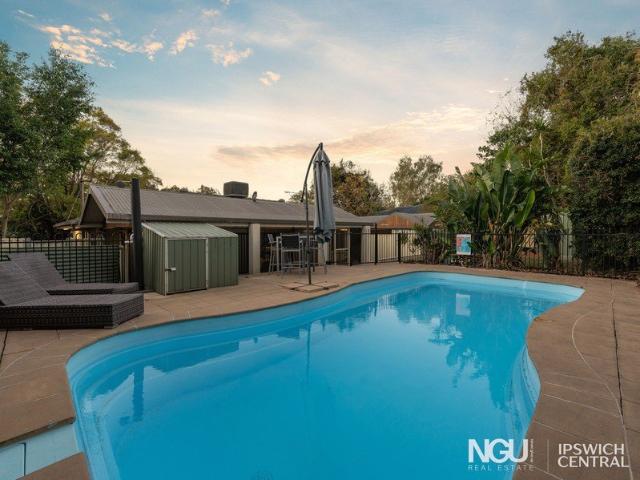 MODERN FAMILY RETREAT WITH POOL AND EXPANSIVE OUTDOOR ENTERTAINING