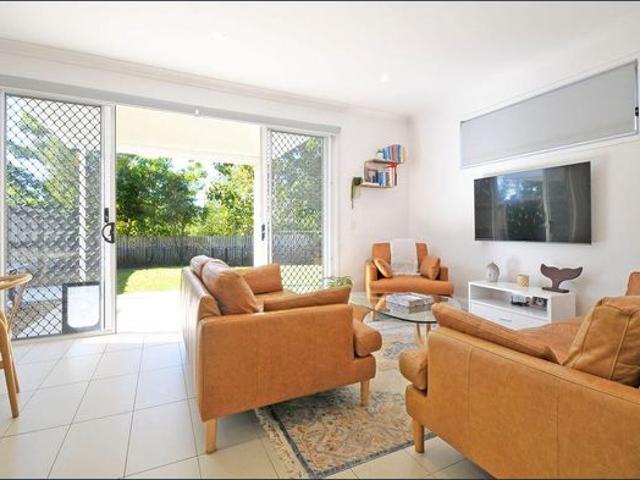 Modern Family Townhouse with Ducted Air Conditioning & Resort Style Facilities