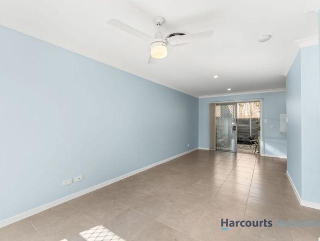 Modern Family Townhouse in the Heart of Kingston Comfort, Convenience & Lifestyle!