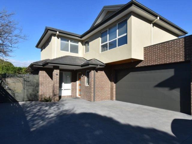 Modern Family Townhouse in a Sought After Blackburn Pocket