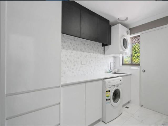 MODERN FAMILY WATERFRONT LIVING IN THE HEART OF SORRENTO