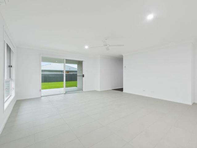 MODERN FAMILY 4 BEDROOM HOME