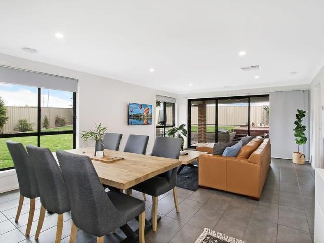 Modern Familiy Home in Thurgoona!