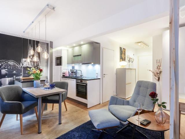 Modern, fantastic suite, serviced, Koln Amsterdam Apartments for Rent