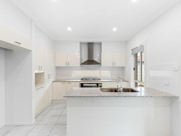 Modern five bedroom duplex