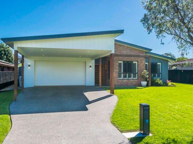 Modern Five Bedroom Home with Pool in Central Alstonville