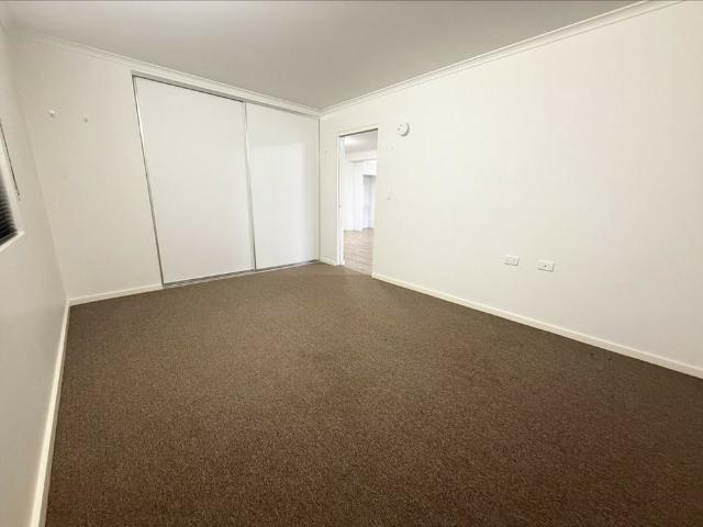 Modern Five Bedroom Unit in Atherton